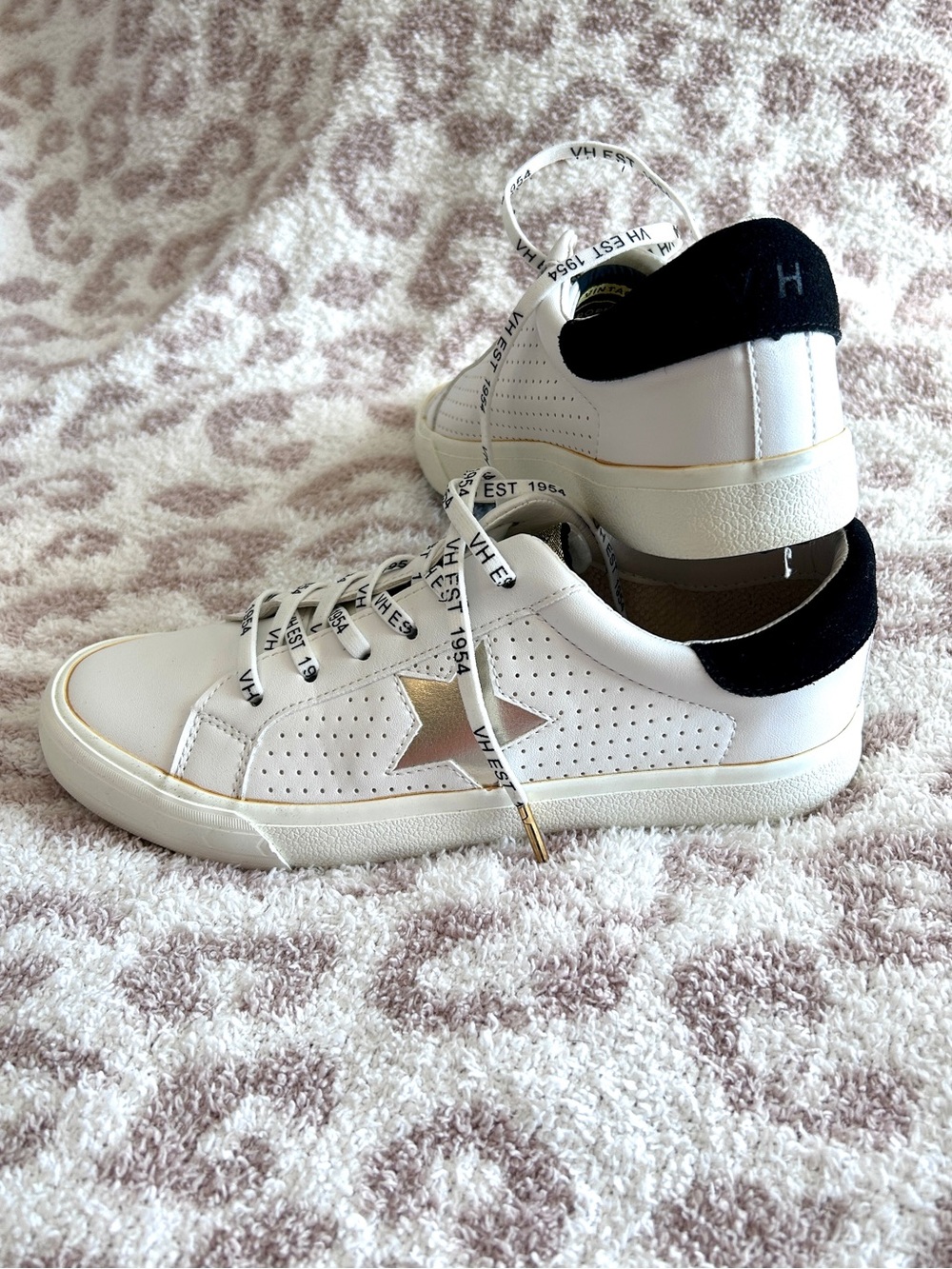 Vintage Havana Women’s Sneaker, White, Size 9